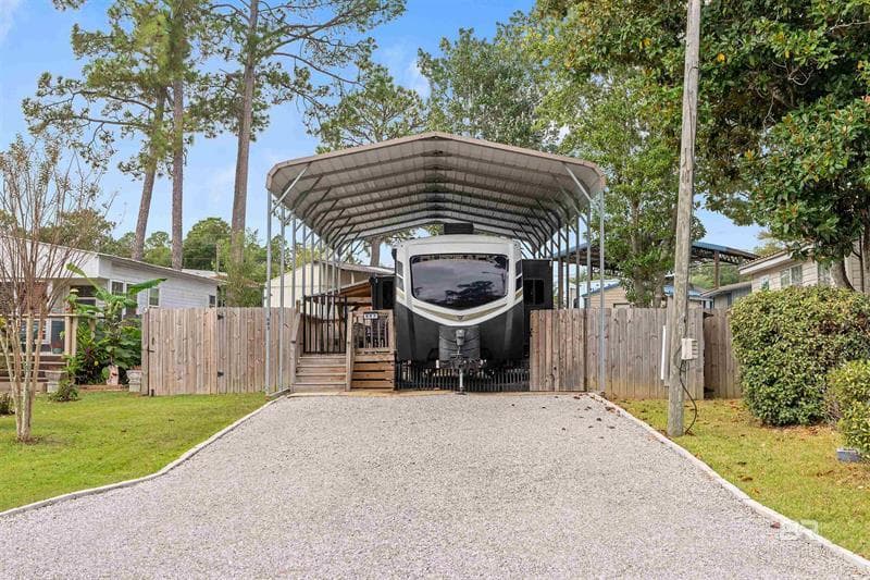 683 Escambia Loop
